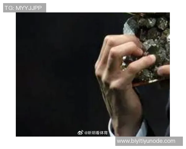 C罗专访观看次数突破450万创年度体育采访新纪录引发热议 C罗专访观看次数突破450万创年度体育采访新纪录引发热议